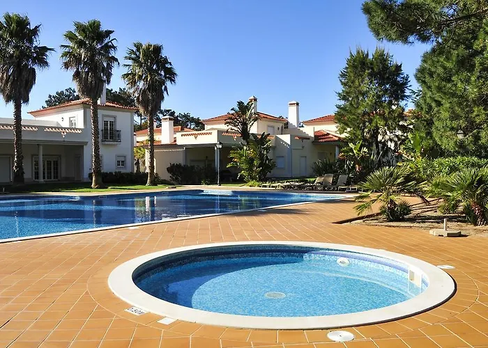Del Rey Bythe Pools Holiday home